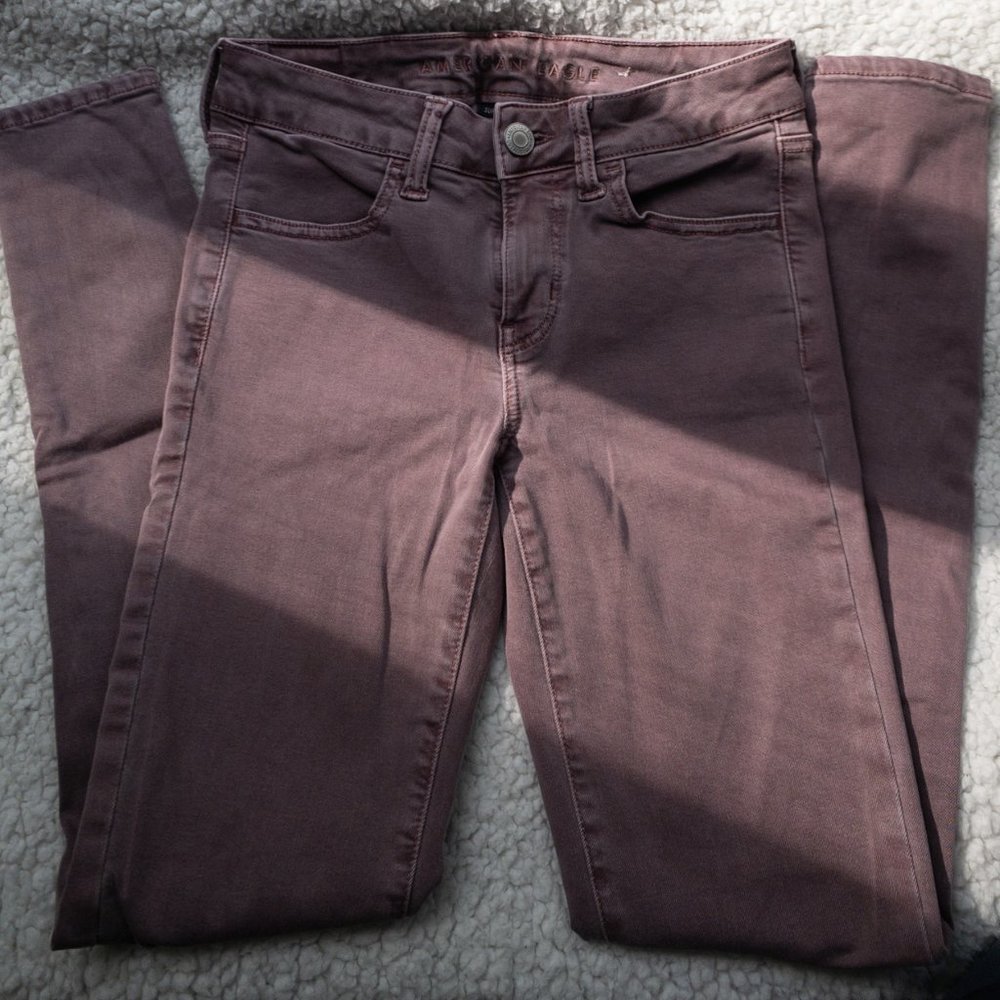 AMERICAN EAGLE JEANS